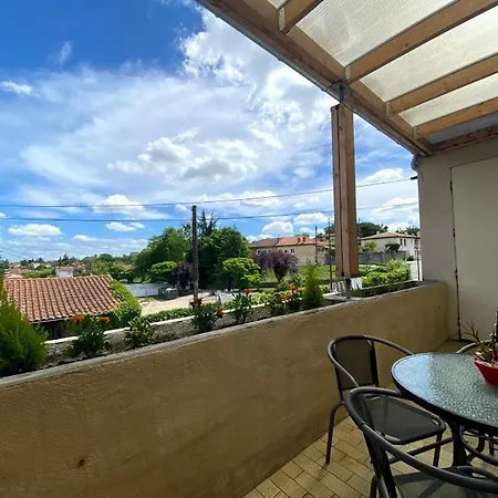 Aux Deux Colombes Avec Balcon Et Garage *