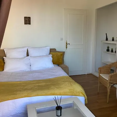 Apartment Aux Deux Colombes Avec Balcon Et Garage *